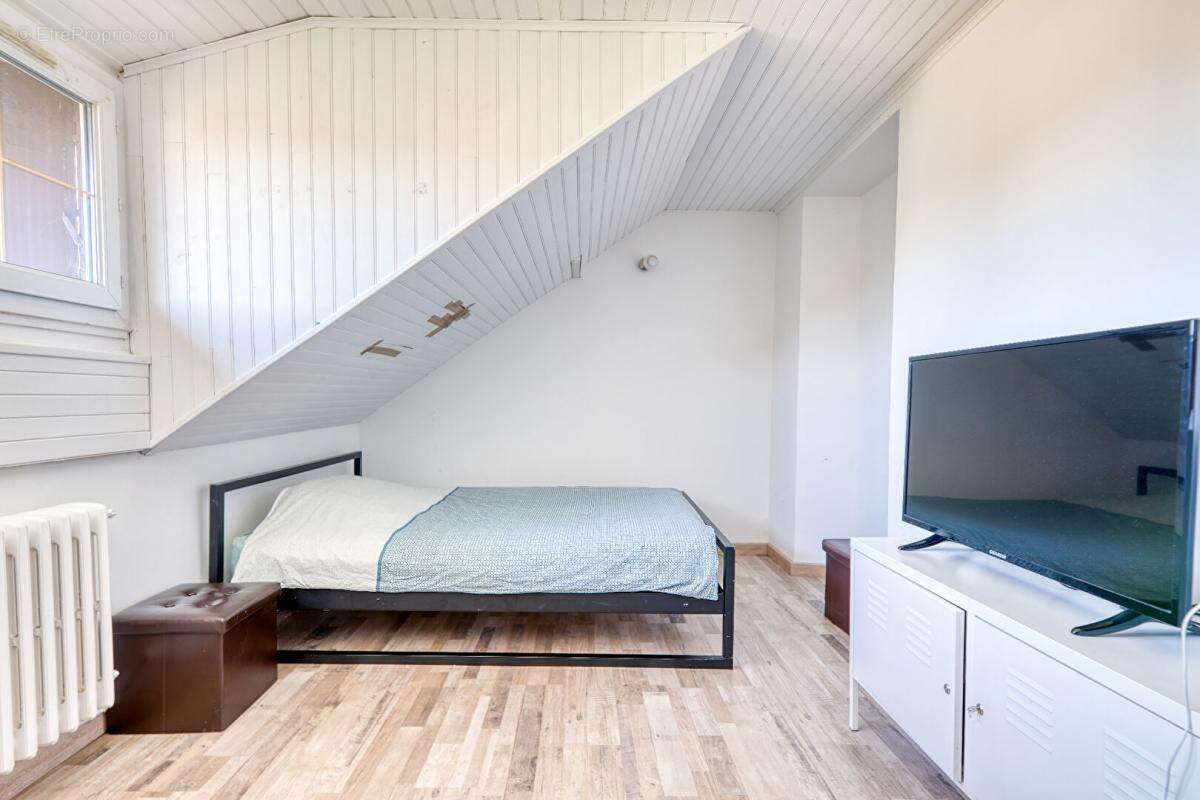 Maison à DECINES-CHARPIEU