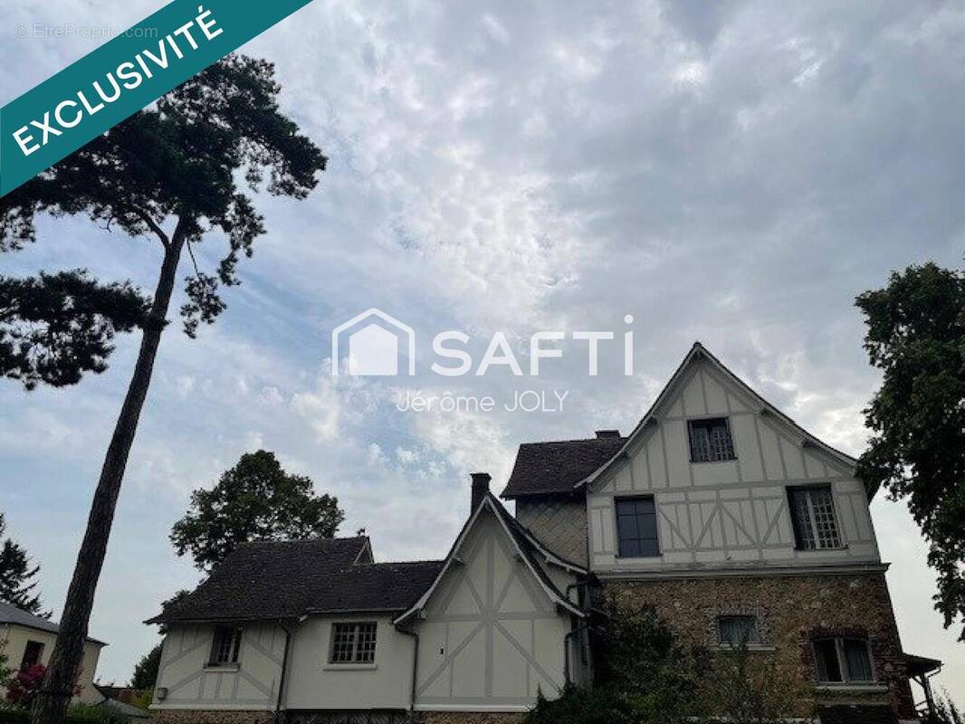 Photo 1 - Maison à LE MESNIL-LE-ROI