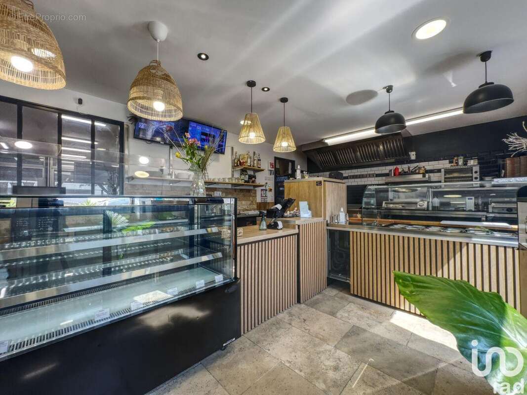 Photo 4 - Commerce à NIMES