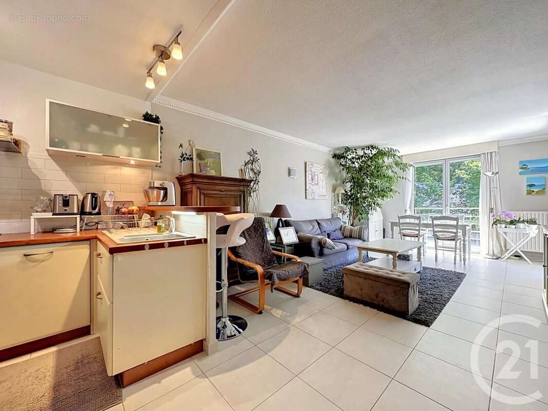 Appartement à MOUGINS