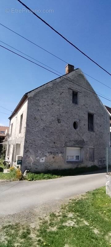 Maison à ARTONGES