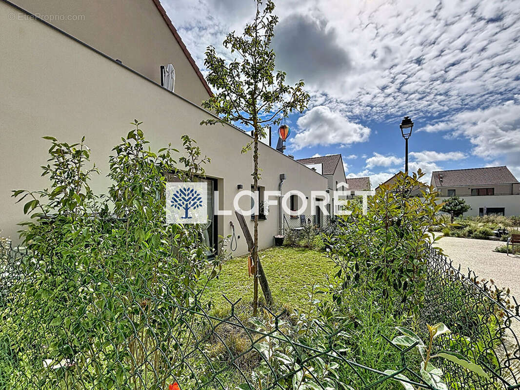 Appartement neuf (T4) avec jardin au coeur de Crespières - photo 3