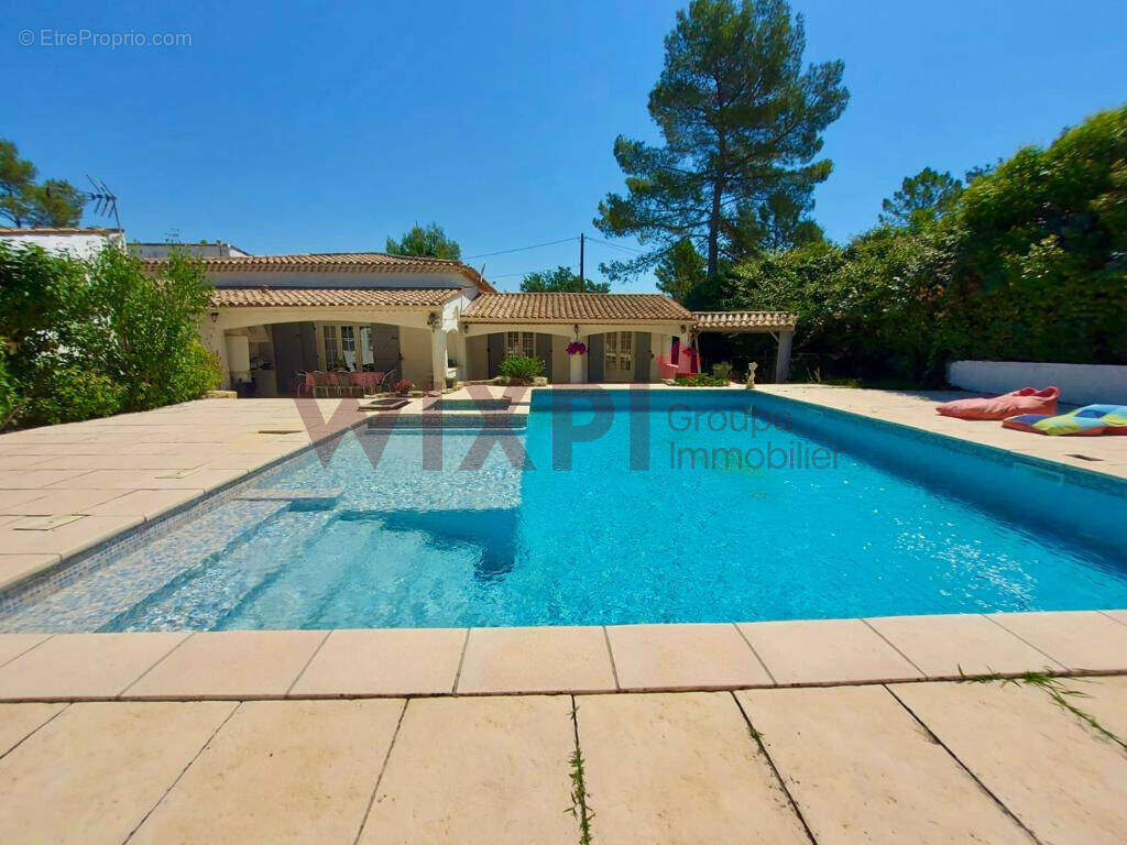 Maison à TOURRETTES