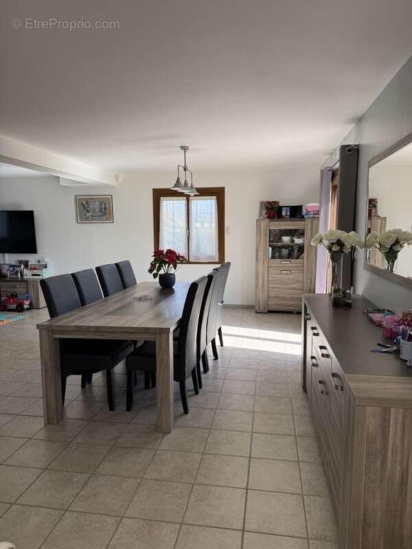 Maison à LA RIVIERE-SAINT-SAUVEUR