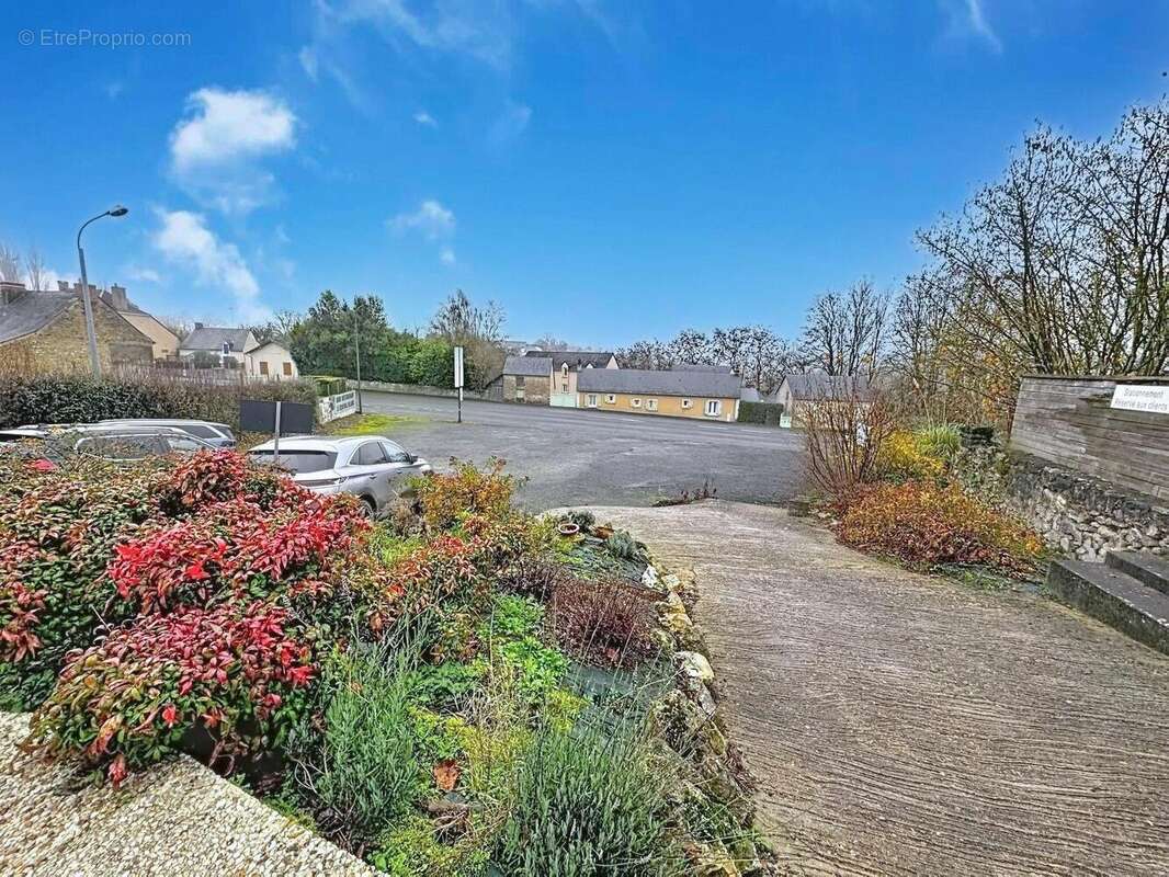 Photo 3 - Commerce à JOUE-EN-CHARNIE