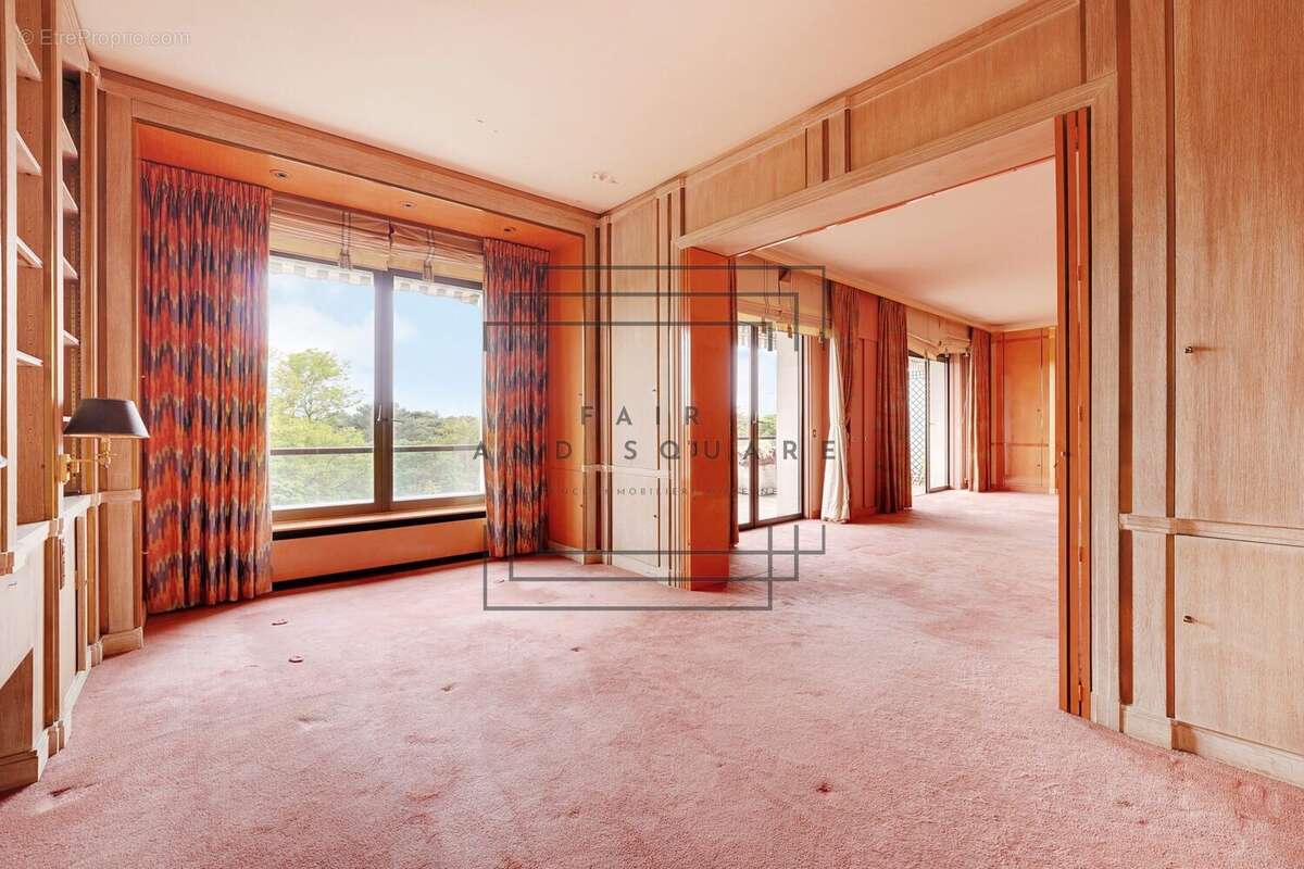 Appartement à NEUILLY-SUR-SEINE