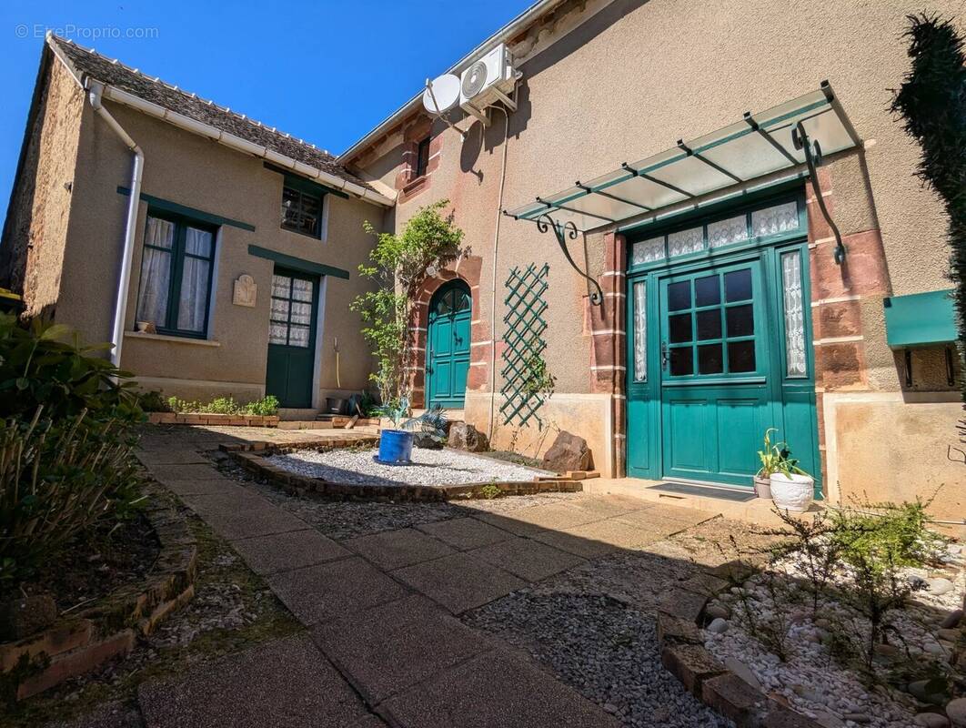 Appartement à CHAILLAC