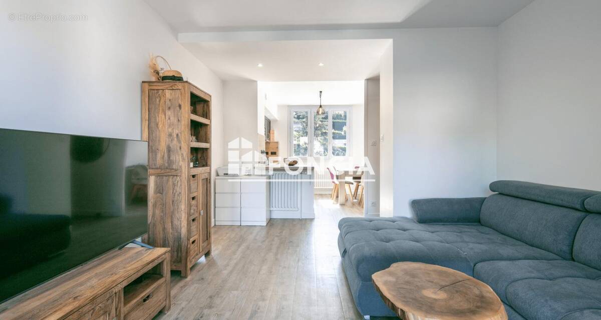 Appartement à VIZILLE