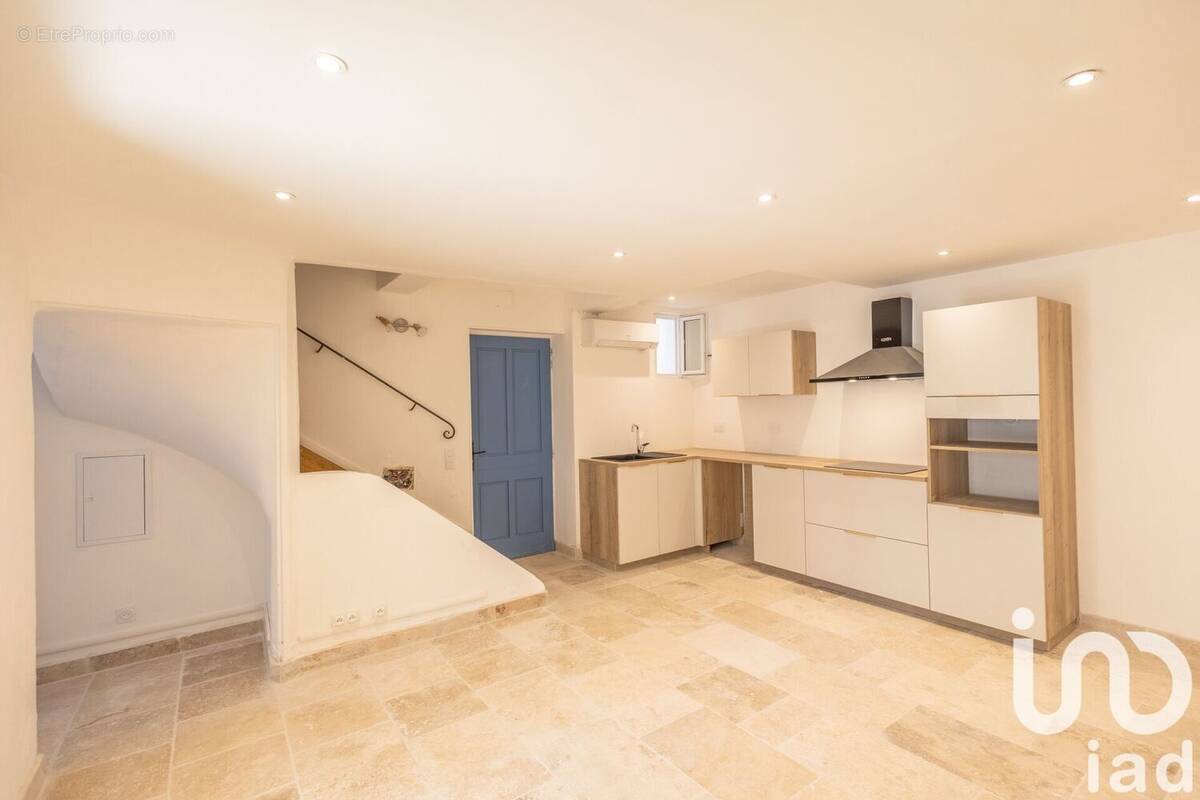 Photo 1 - Maison à FONTVIEILLE