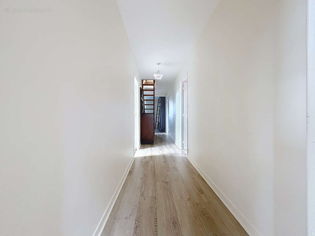 Maison à NEUFMESNIL