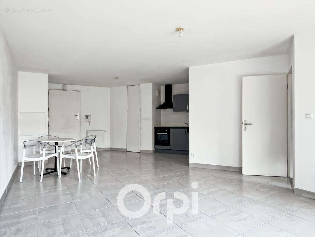 Appartement À Vendre - photo 3