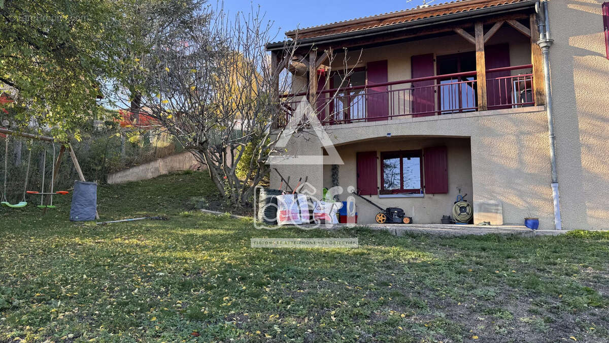 Maison à VEYRE-MONTON