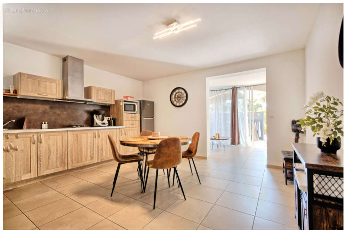 Appartement à LA CRAU