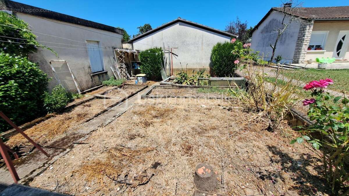 Maison à COULOUNIEIX-CHAMIERS