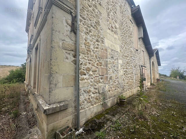 Maison à SAINTE-CROIX-DU-MONT