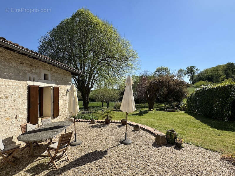 Maison à YVIERS