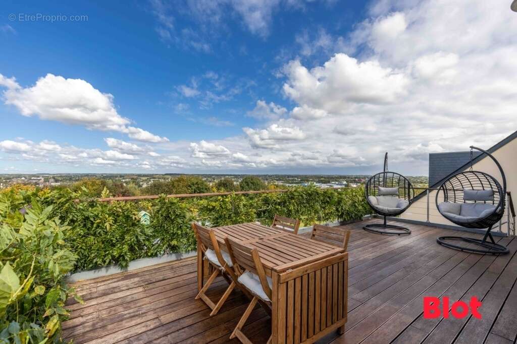 Maison à MONTFORT-SUR-MEU