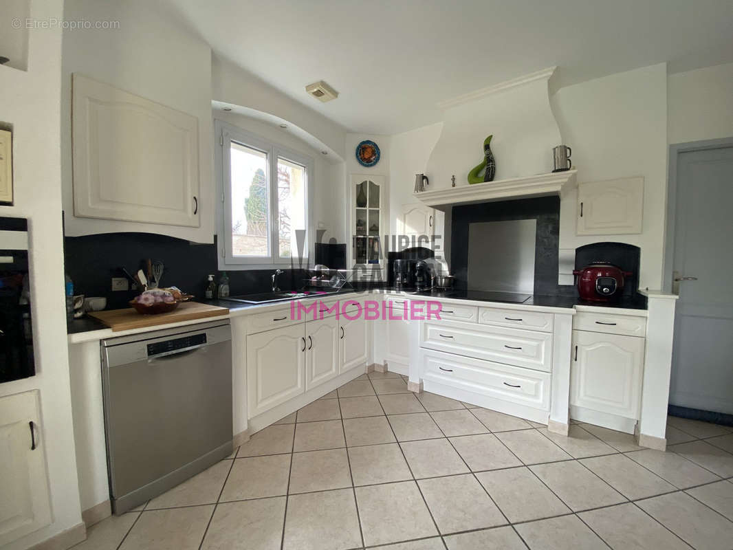 Maison à SAINT-SATURNIN-LES-AVIGNON