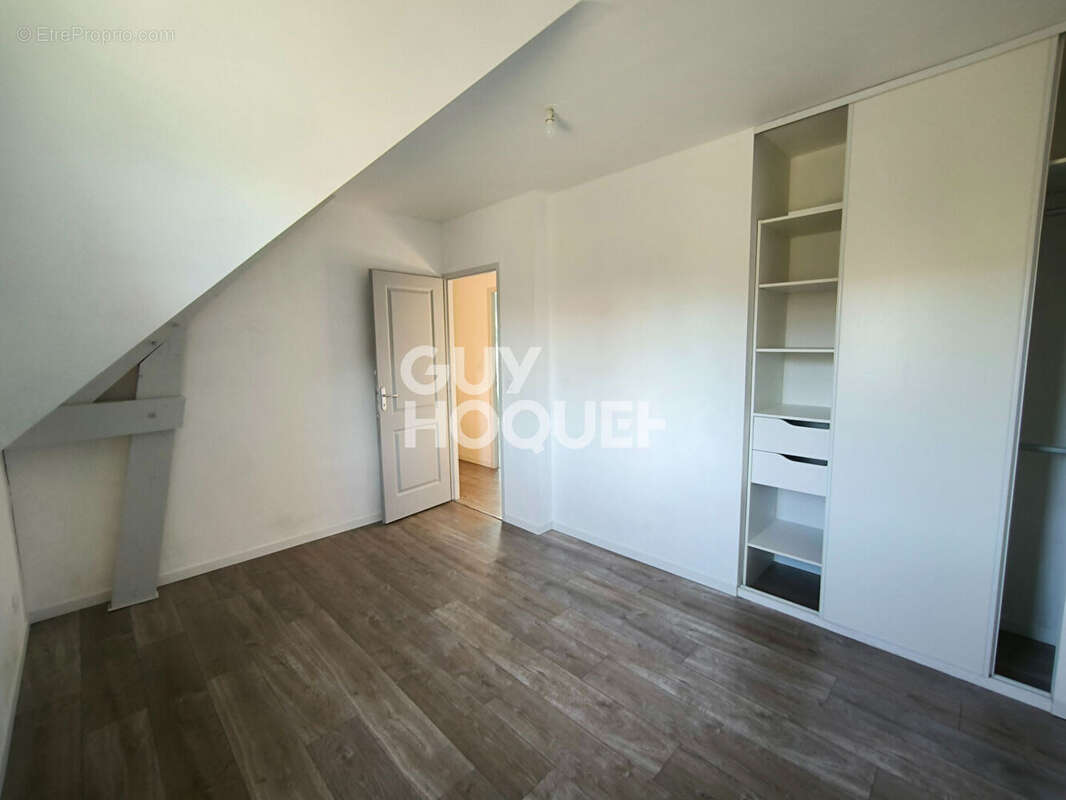 Maison à SAINT-GUINOUX