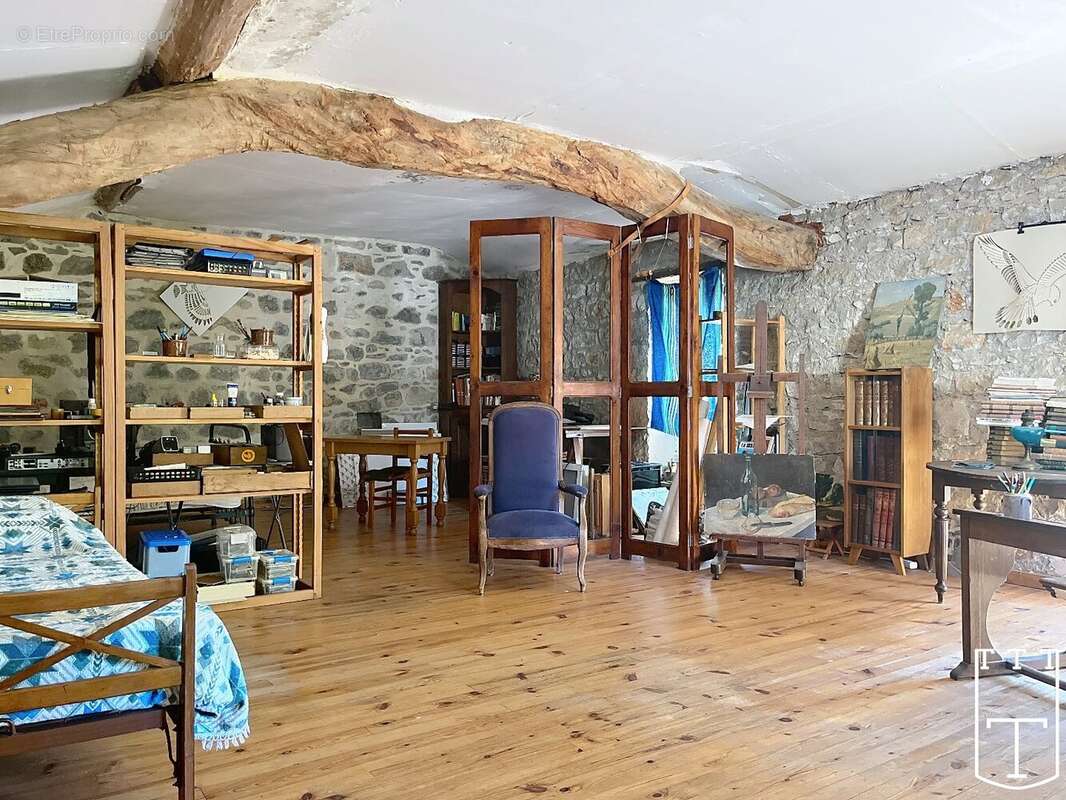 100% charme avec cette bâtisse + 1 dépendance [sud Ardèche] - photo 6