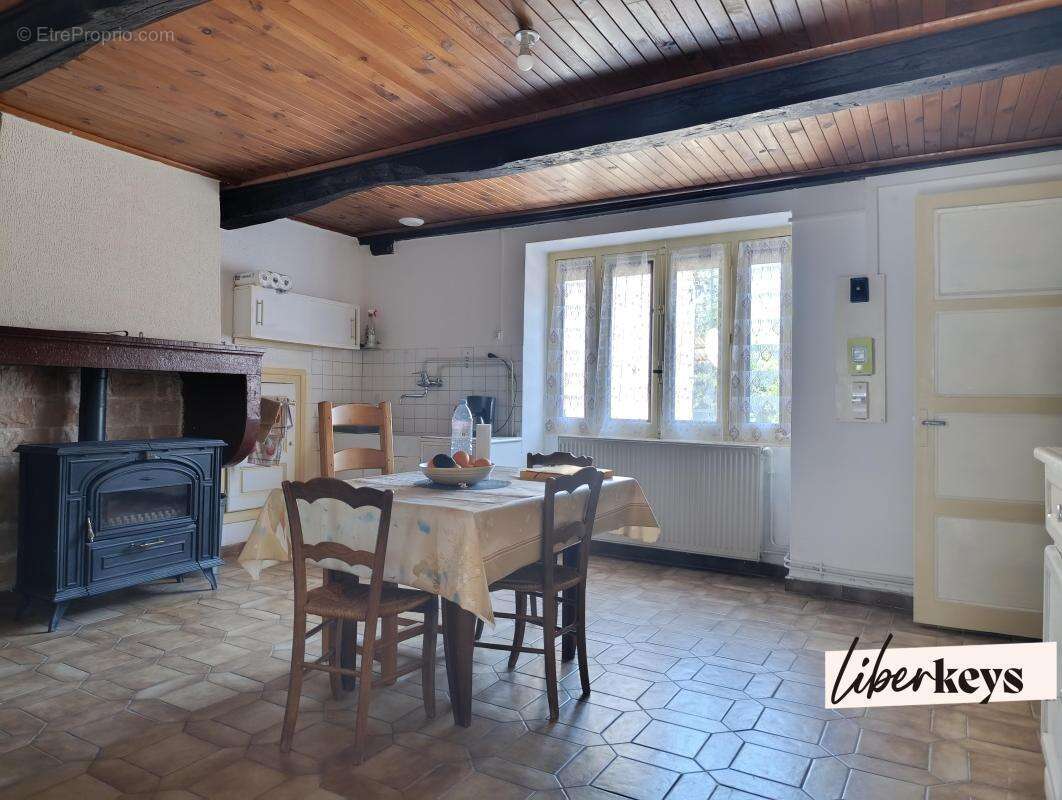 Maison de village - jardin - 67 m² habitable - dépendances - photo 3