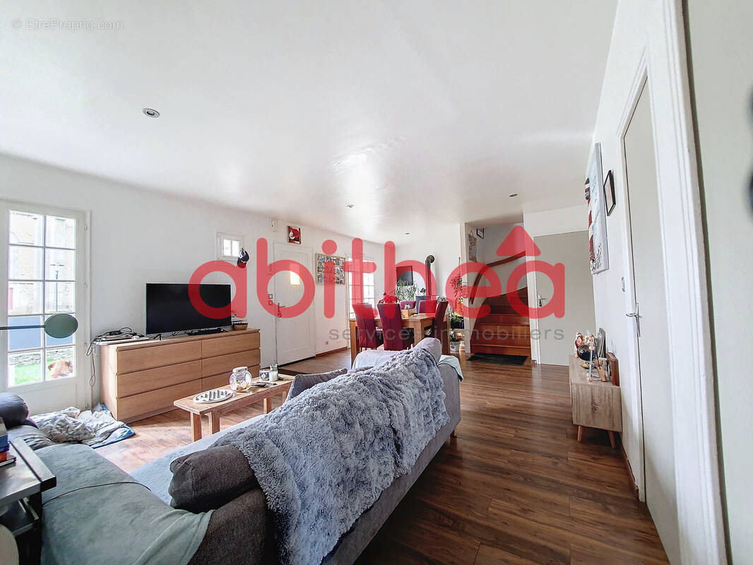 Maison à SAINT-MELOIR-DES-ONDES