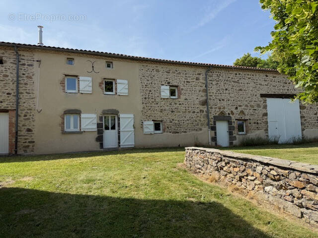 Maison à COMBRONDE
