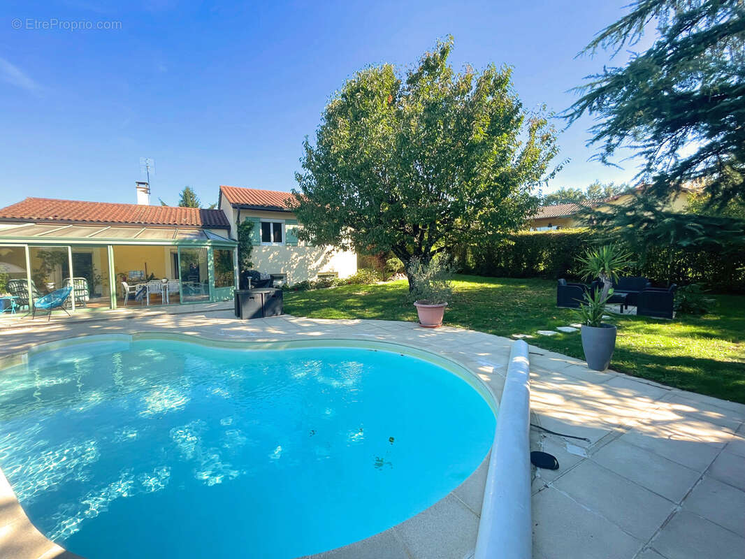 Maison à CHARNAY-LES-MACON