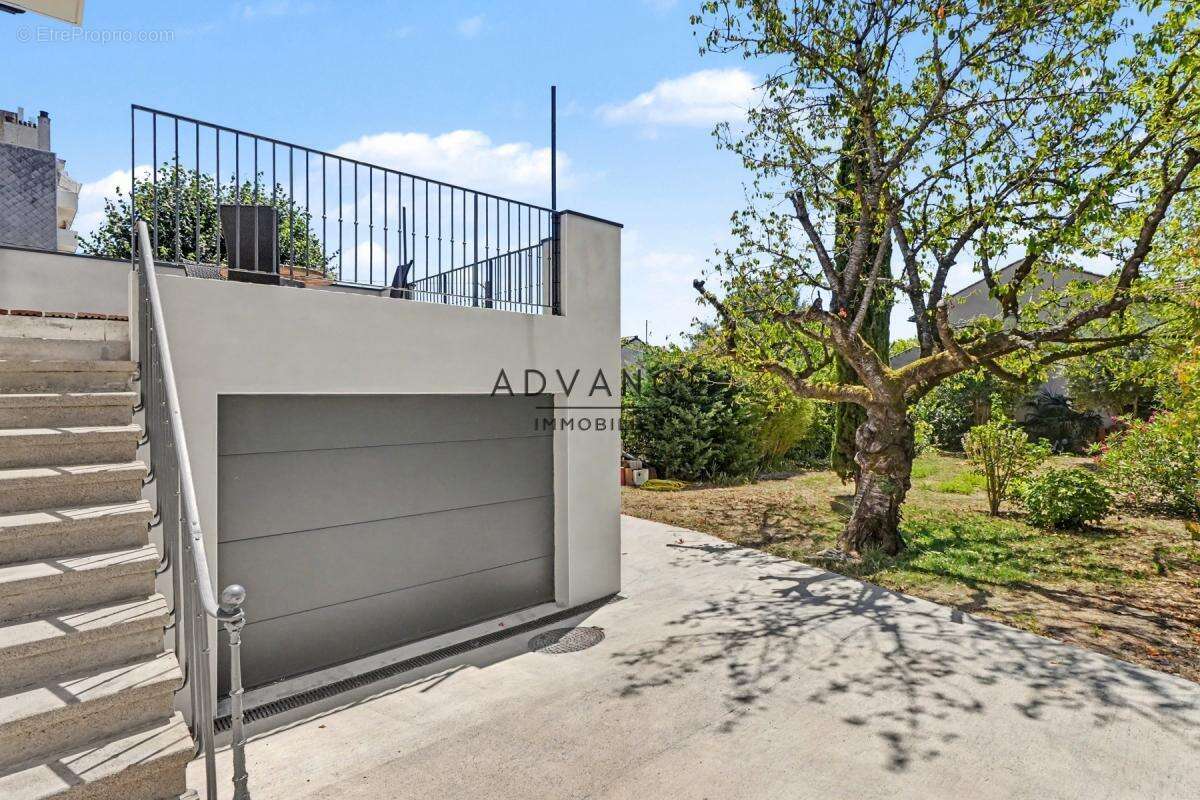 ROSERAIE - Magnifique Toulousaine d'environ 140m² avec garage - photo 8