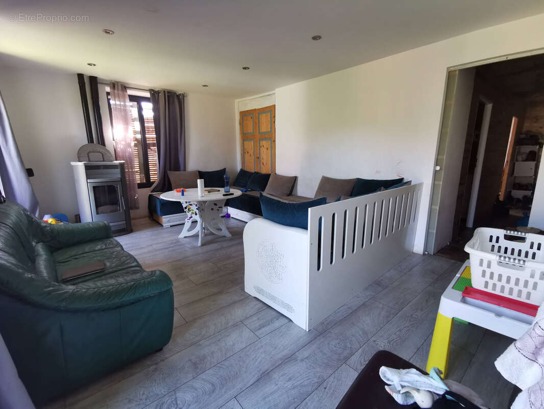 Maison à SAINT-JUST-EN-CHEVALET