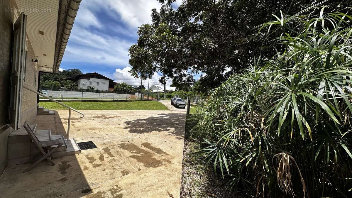 Maison à REMIRE-MONTJOLY