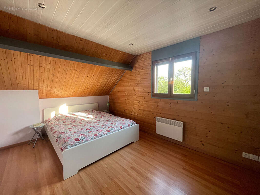 Maison à LA CHAPELLE-CHAUSSEE