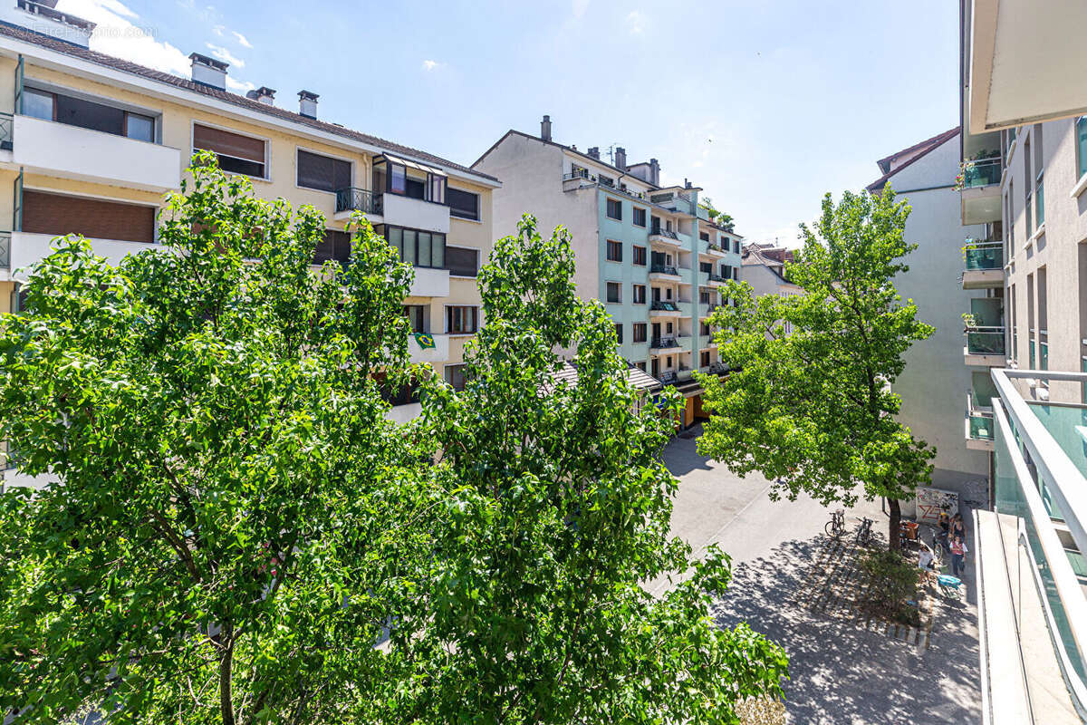 Agence immobiliere laforet - exclusivite - "tulipe" - annecy - hyper-centre - appartement t2 de 42,55m² - balcon - cave - photo 10