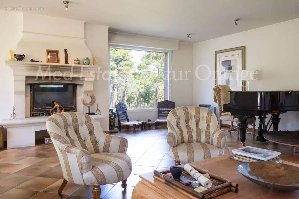 Maison à PLAN-DE-LA-TOUR