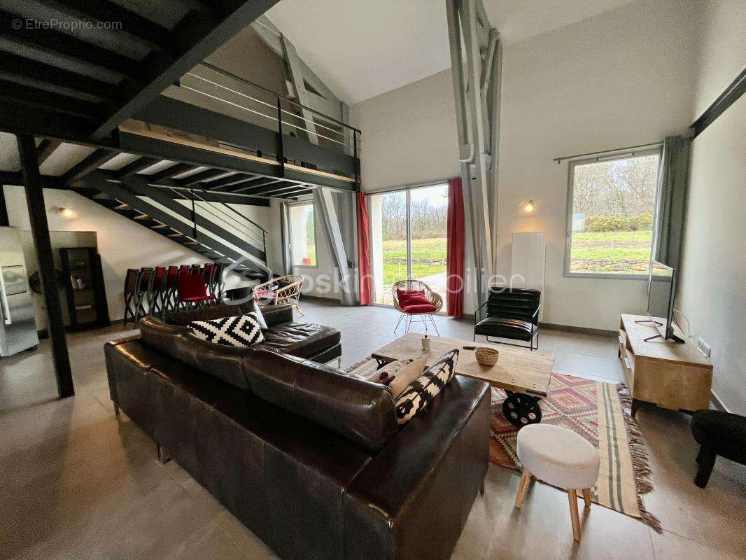 Maison à MONTPEYROUX