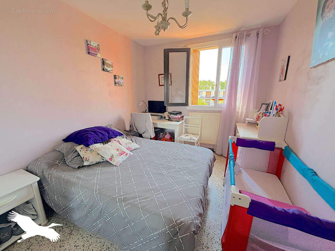 A VENDRE - Marseille 13013, Château Gombert / St Mitre - Appartement 4 pièces de 82m² avec terrasse et cave - Dernier étage - photo 9