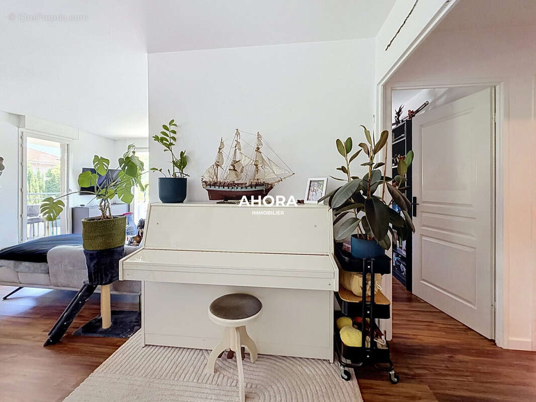 Appartement à MARSEILLE-9E
