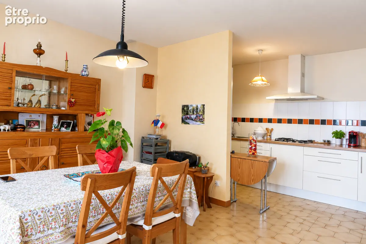 Maison de village avec local commercial et appartement - photo 3