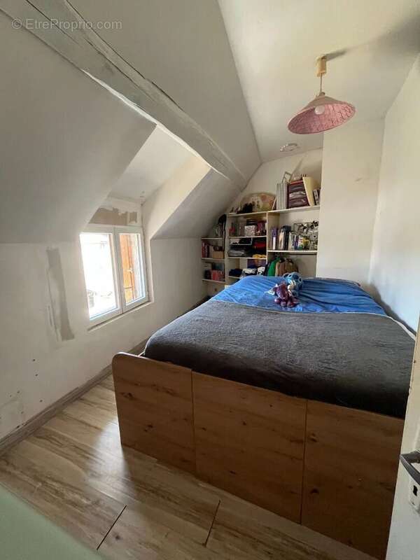 Maison à MONDONVILLE-SAINT-JEAN