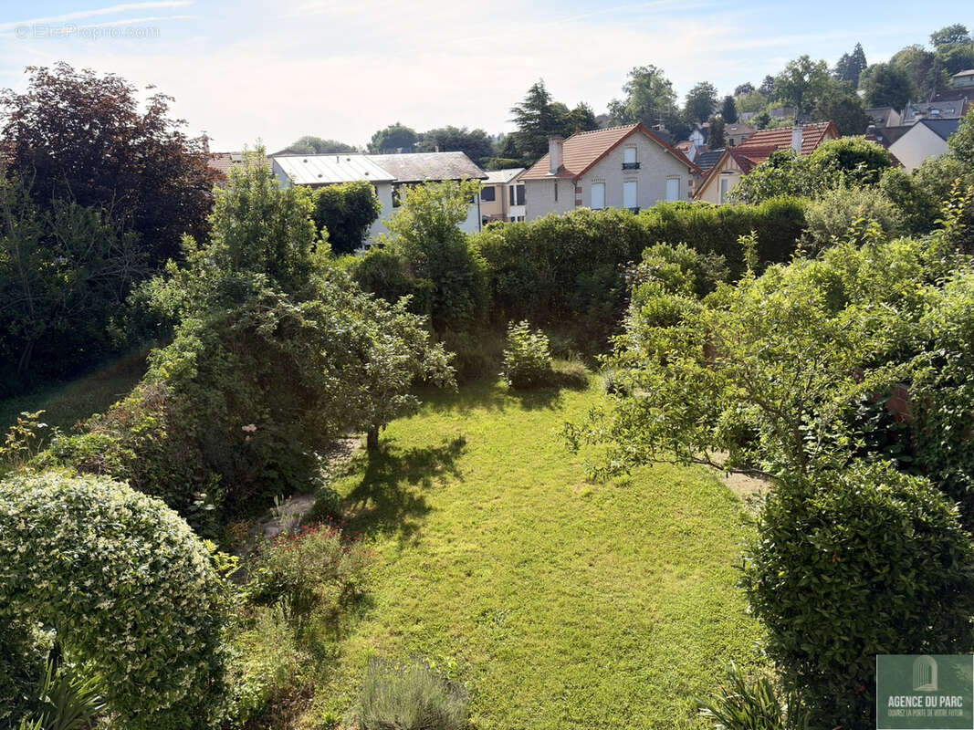 Maison à VILLE-D'AVRAY