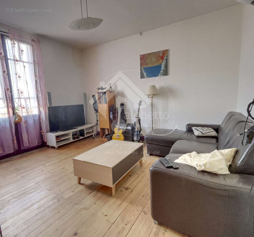 Maison à PUY-GUILLAUME