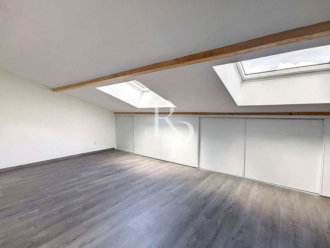 Appartement à CRAPONNE