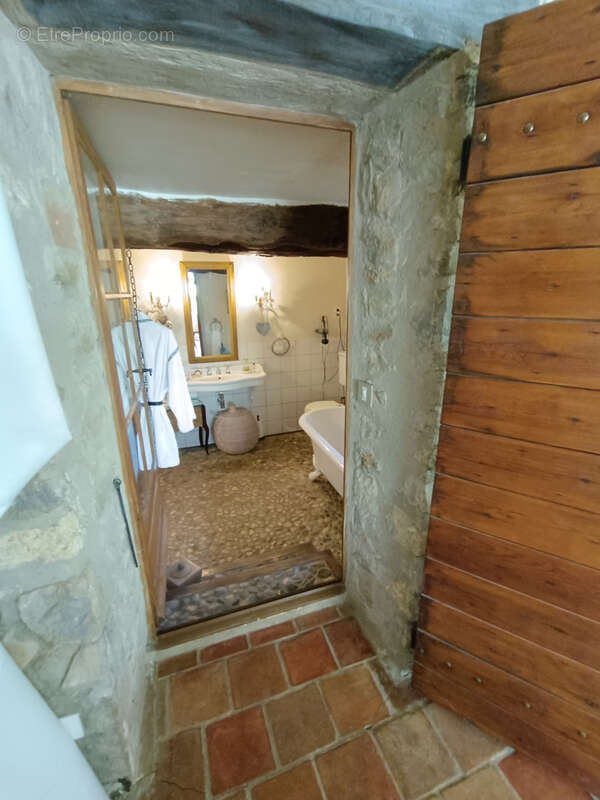 Reilhanette / propriete / ancien moulin restaure / terrain 2ha env. / vue imprenable - photo 18