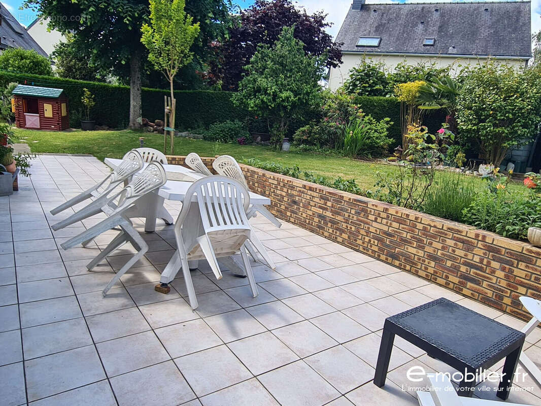 Maison à CHARTRES-DE-BRETAGNE