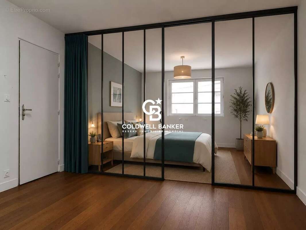 À deux pas du Vieux-Port, un appartement rénové aux volumes généreux - photo 3
