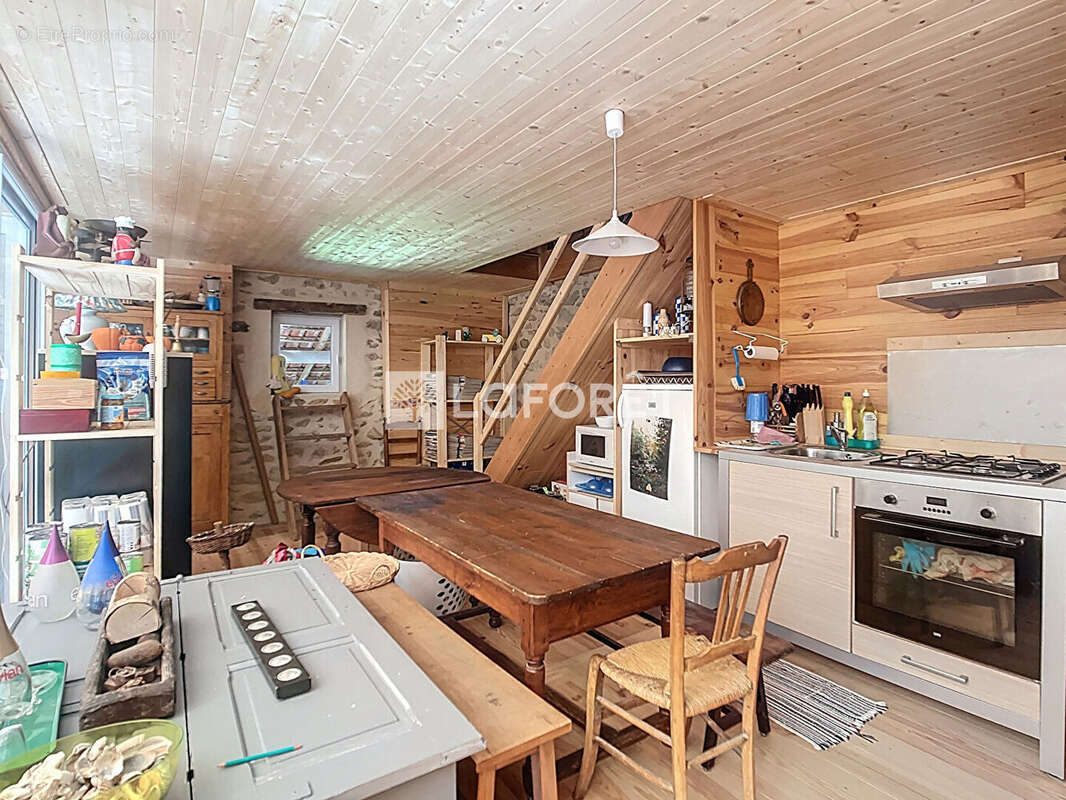 Maison à SAINT-DENIS-DES-MURS