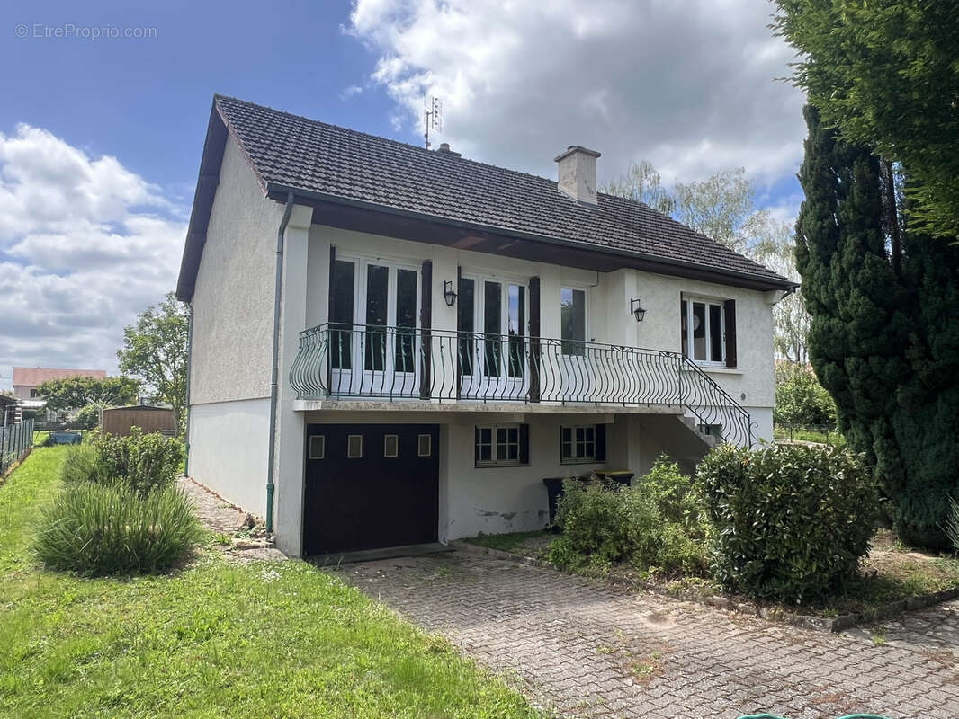 Maison à CHAROLLES
