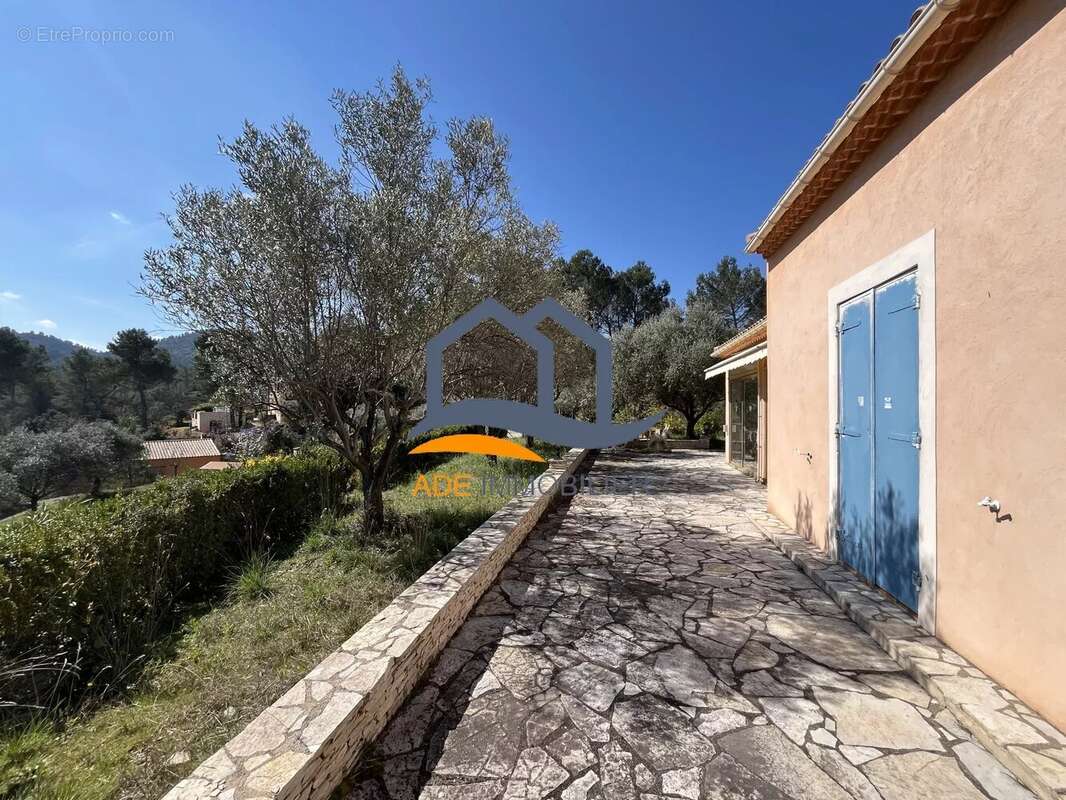 Maison à PEYROLLES-EN-PROVENCE