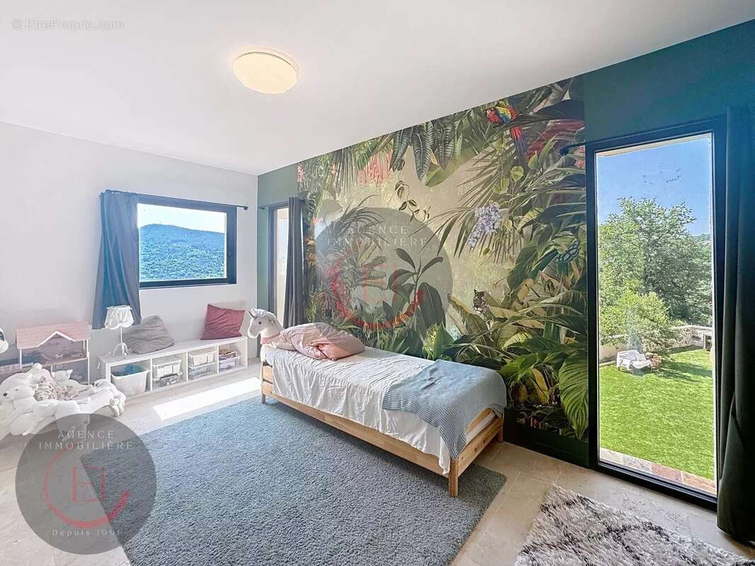 Maison à LES ADRETS-DE-L&#039;ESTEREL