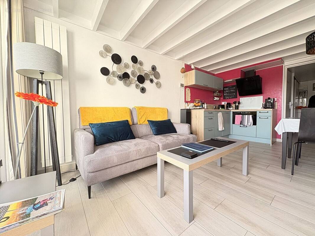 Appartement à COMBRIT
